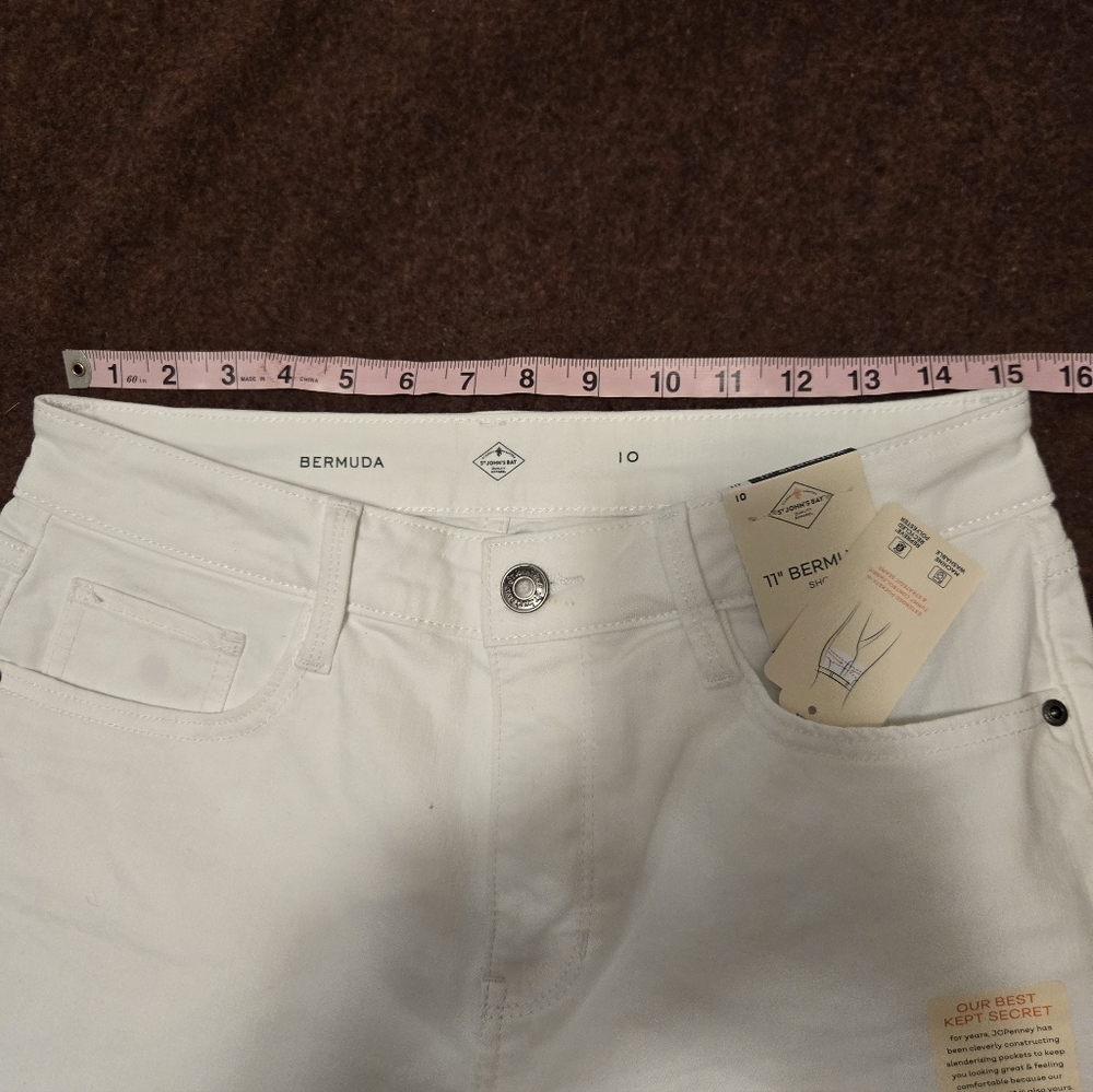 New! St. Johns Bay 11in Bermunda Short White Size 10 - Picture 8 of 10